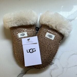 NWT UGG Kids Sparkle Dot Mittens